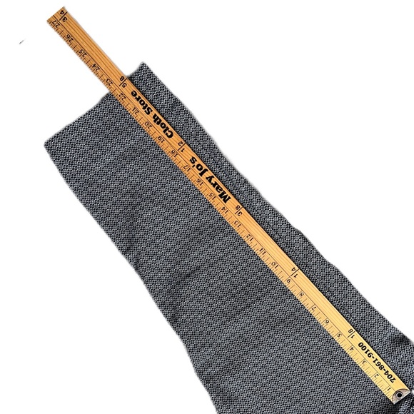 Hilary Radley crops, size 12. Black white, pockets, button and fly. Stretch VGUC - Picture 10 of 10